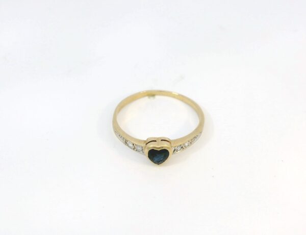 Geelgouden ring met diamanten en een saffier - Afbeelding 2